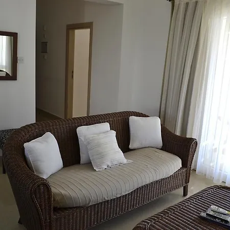 شقة Aphrodite Beachfront Village *